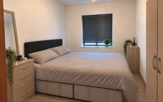 Acogedora habitación privada con baño privado en Canary Wharf