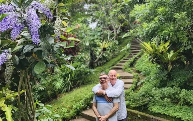 Tu refugio privado en la selva para viajeros gais en Bali.
