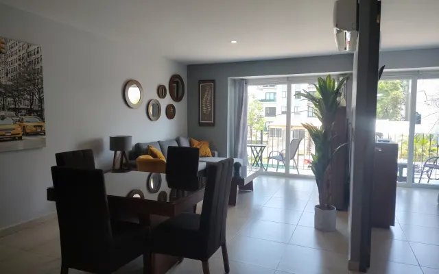 Wunderschöne Wohnung in Versalles mit allem, was man braucht.