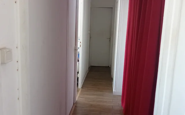 Quarto próximo ao centro de Paris