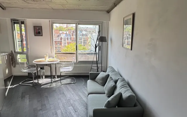 Beautiful designer studio in downtown Paris
