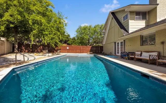 Private Upstairs Retreat + Office & Pool