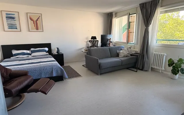 Letto matrimoniale nel quartiere gay!