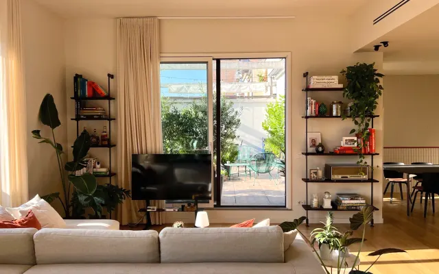 Room and private bathroom in penthouse with terrace, Central Station...