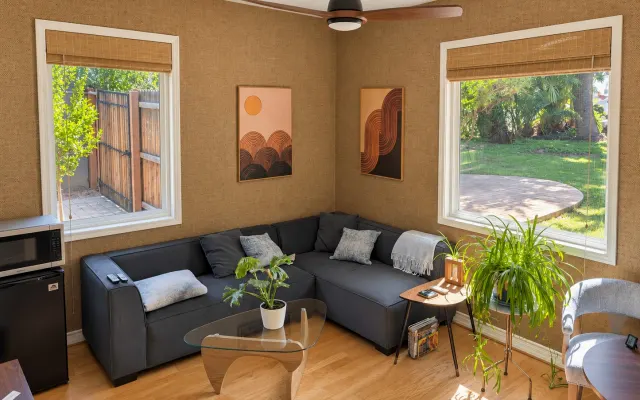 Melrose Adjacent Phoenix Oasis