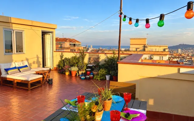 Penthouse mit Blick auf die Skyline von Barcelona • Privatzimmer...