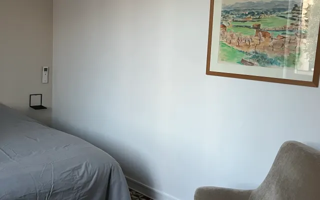 Zimmer in einem Haus in Nîmes, nahe dem Stadtzentrum, 15 Minuten zu Fuß