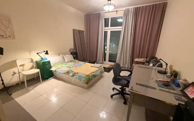 1 big room available in a beautiful apartment, close to Emirates mall