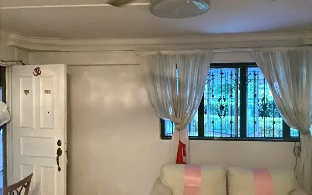 Rooms for rent in location with fast access to daily needs and travel
