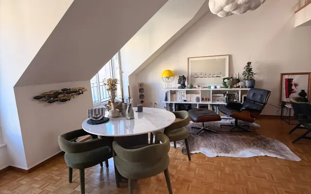 Bellissimo ed elegante duplex in pieno centro, a 50 metri dal lago e...