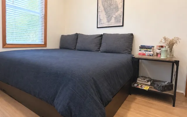 Stay Naked: Habitación privada cerca de Queens; a 45 minutos de...