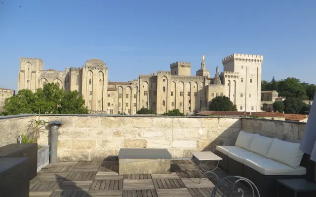 Intra-muros: Apartamento con terraza privada, vista única.