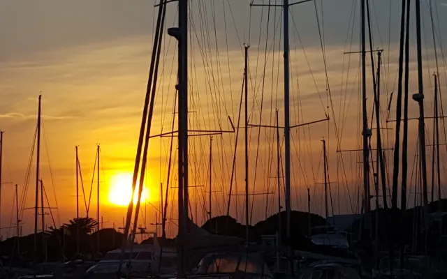 AFFITTO BED AND BREAKFAST-MAS DES MARINES-PORT CAMARGUE