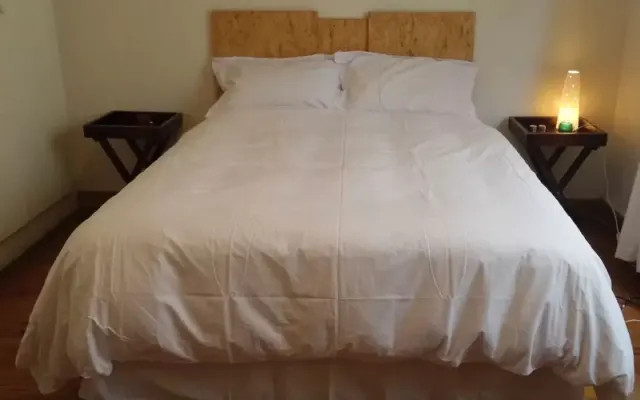 Elegant room, private bathroom, in elegant house with amenities & wifi