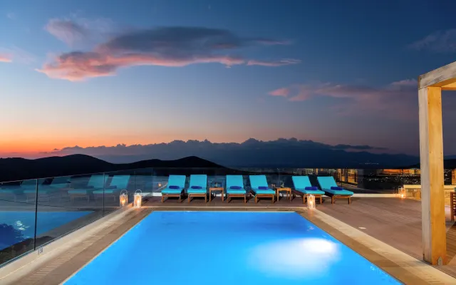Elounda Panorama, vue panoramique sur la mer, piscine à débordement...
