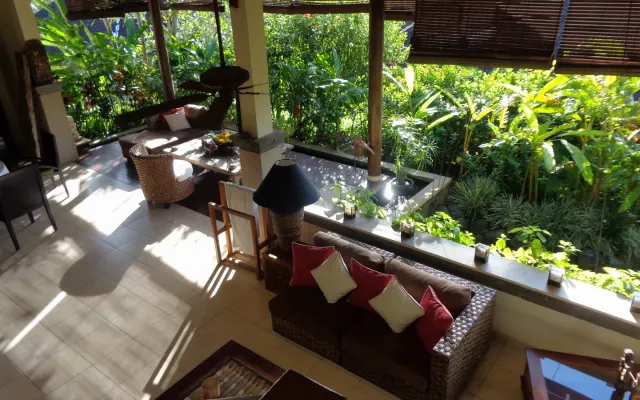 Beautiful Open Air Bali Villa in Canggu close to Finns Recreation Ctr.