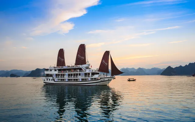 Luxuriöse Kreuzfahrt zur Halong-Bucht
