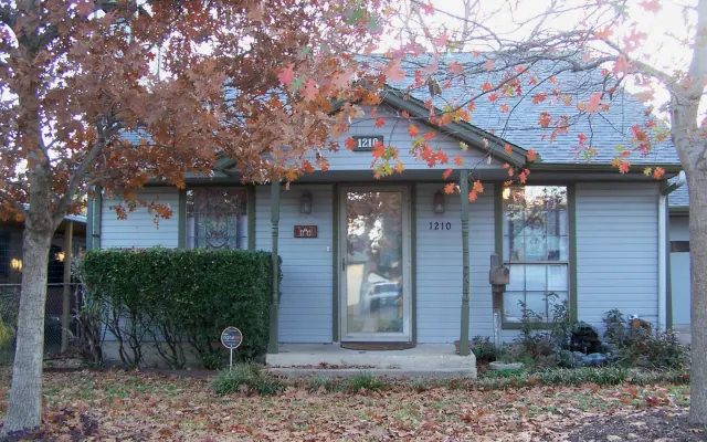 Chalet Oak Cliff