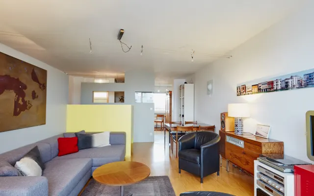 Loft com estilo no 6o andar, varanda