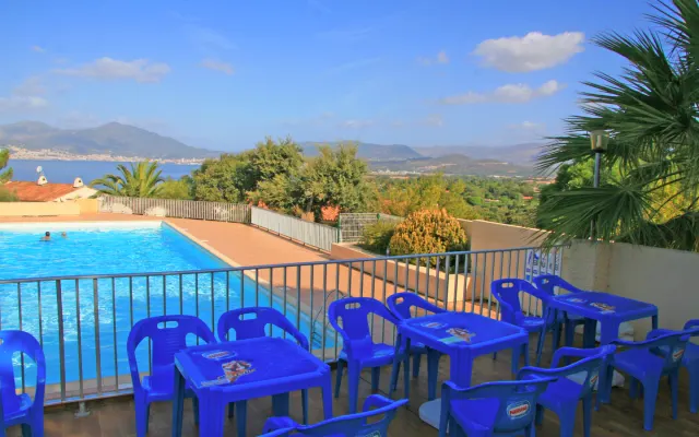 Porticcio: air-conditioned apartment, private residence, near gay...