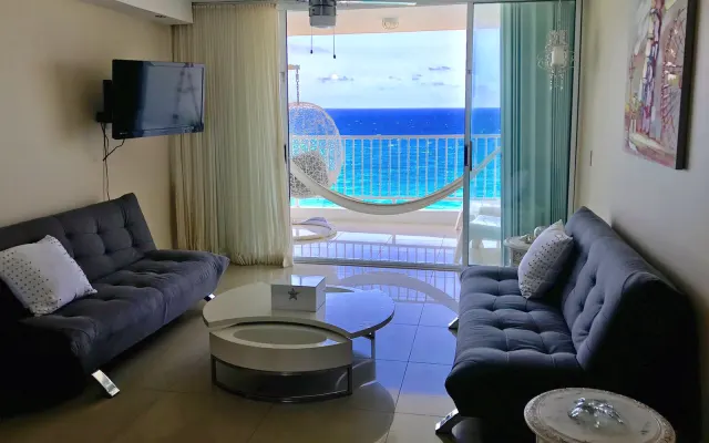 OCEAN VIEW GORGEOUS ENTIRE ONE BEDROOM APT in LUQUILLO P.R. AMAZING