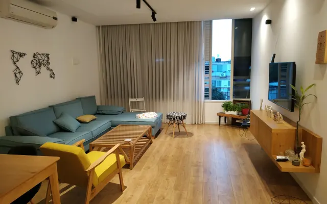 Bonita habitación en gran apartamento con vistas, a pocos minutos de...