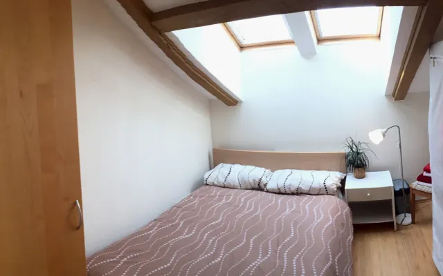 Appartement de 2 chambres à coucher dans le centre ville avec terrasse