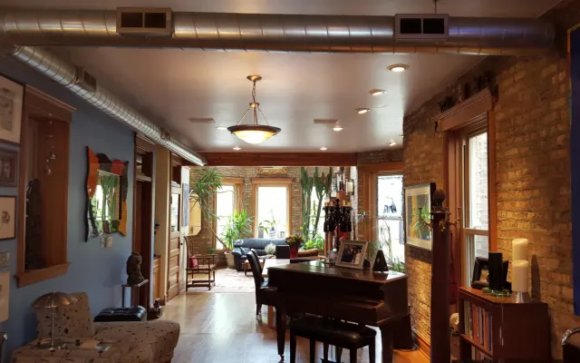 Great Chicago Vintage Moden Edgewater & Andersonville Location-T&T B&B
