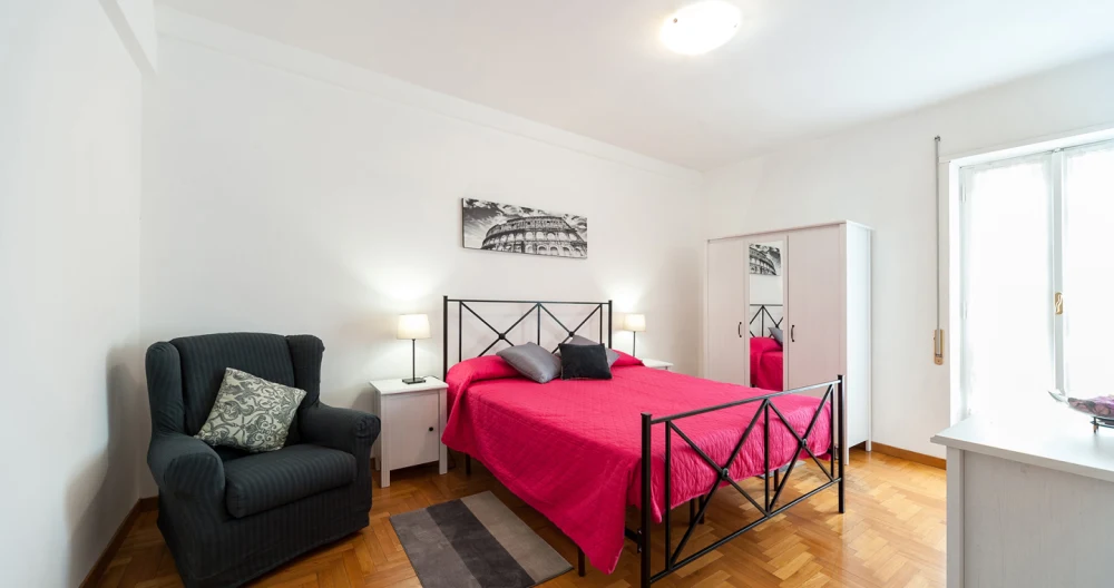 CASA DOLCE CASA ....600 metres from metro station - Picture 1