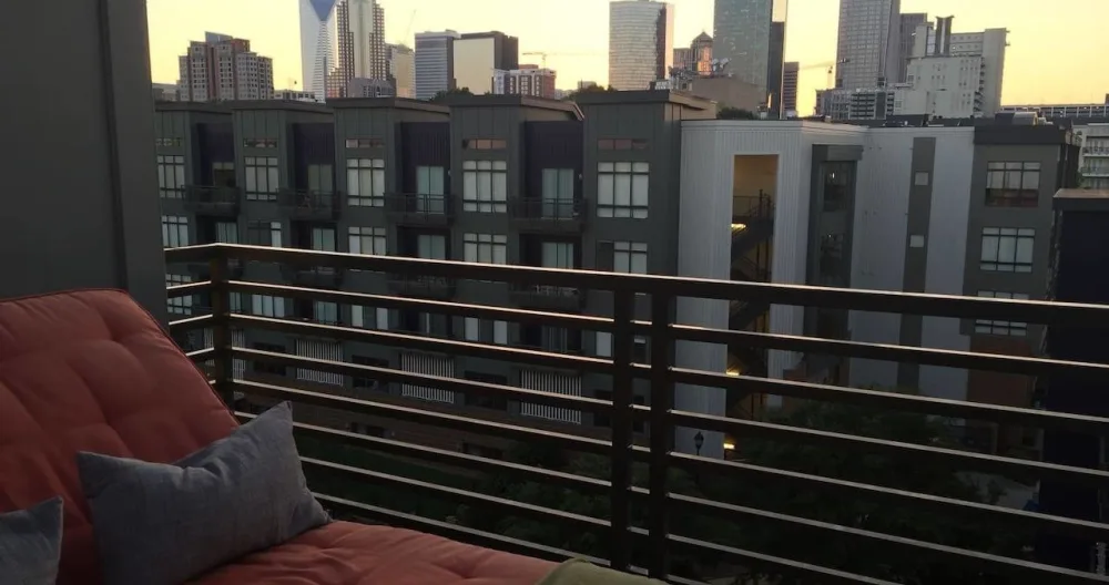 Oásis no centro da cidade com piscina e terraço privado no telhado - Foto 1