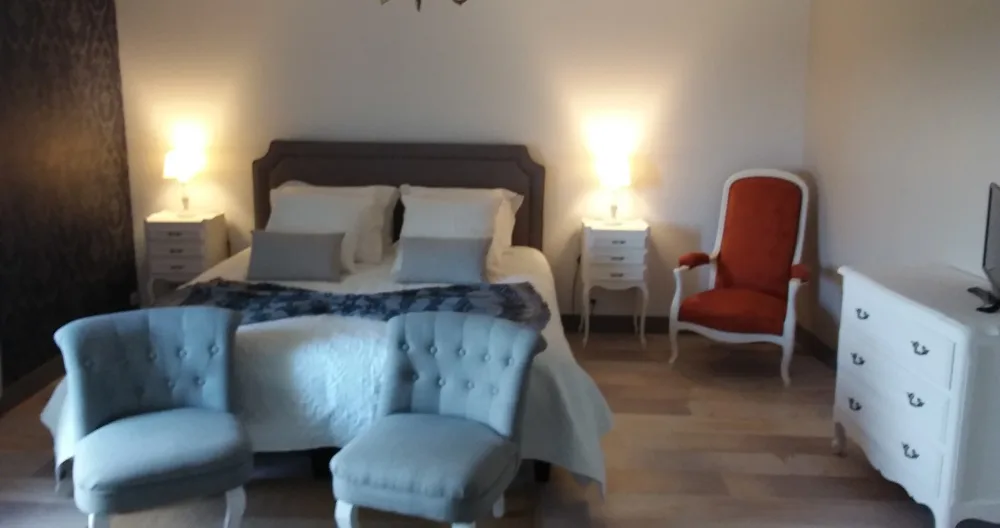 Bed & Breakfast 'MONTIS MAURELLI' bedroom 1 - Picture 1