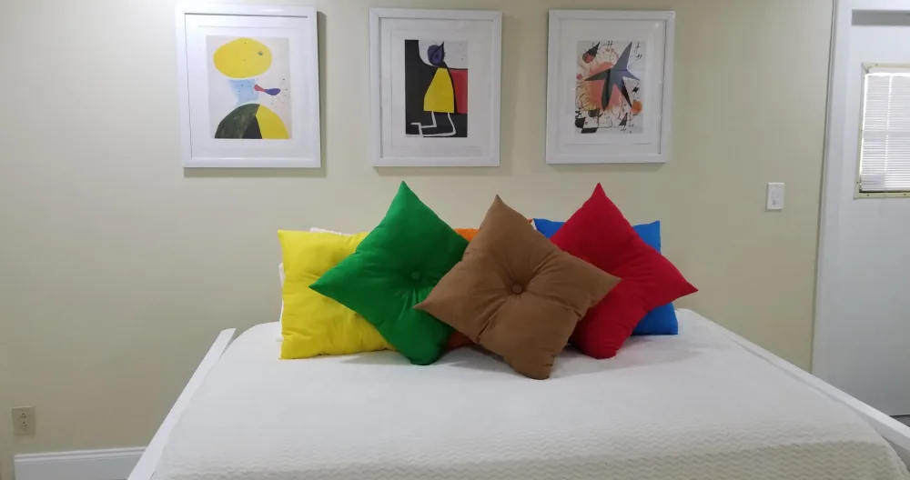 Bill's listing on misterb&b - Beautifully Designed and Pleasing