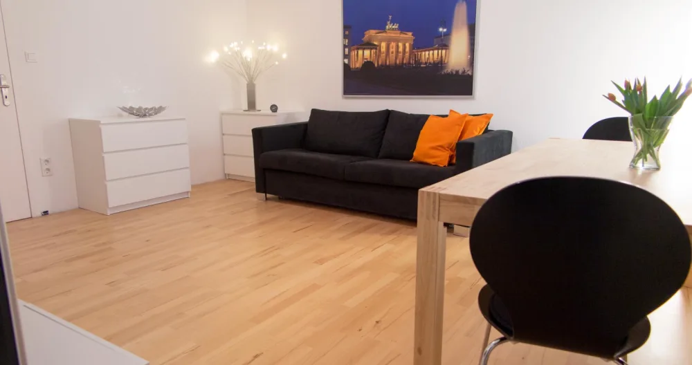 Berlin Central Studio Apartment - Picture 1