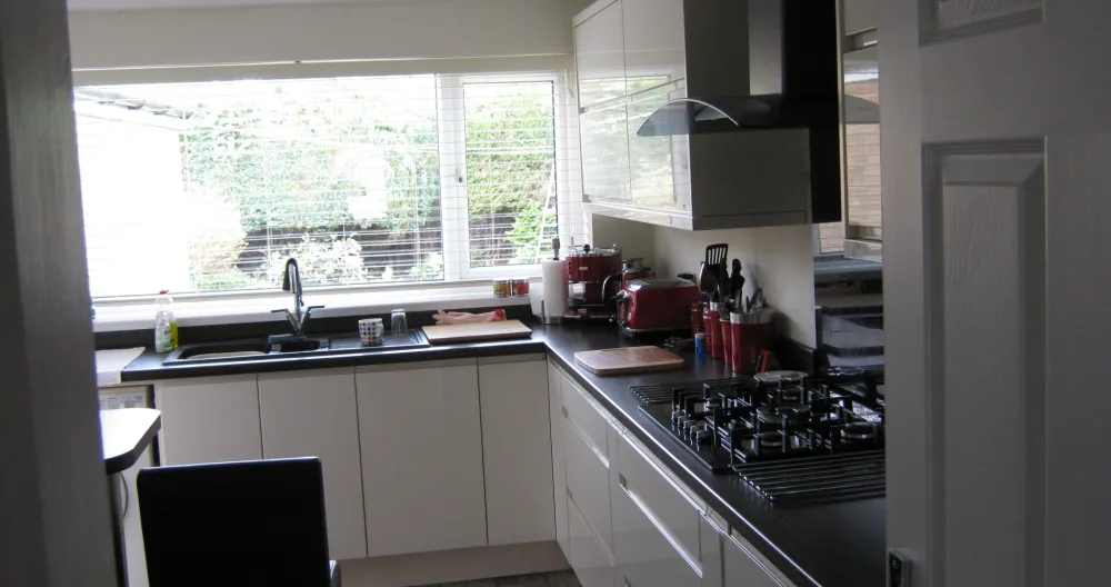 Cosy good-sized double room in leafy suburb of Manchester - Picture 1