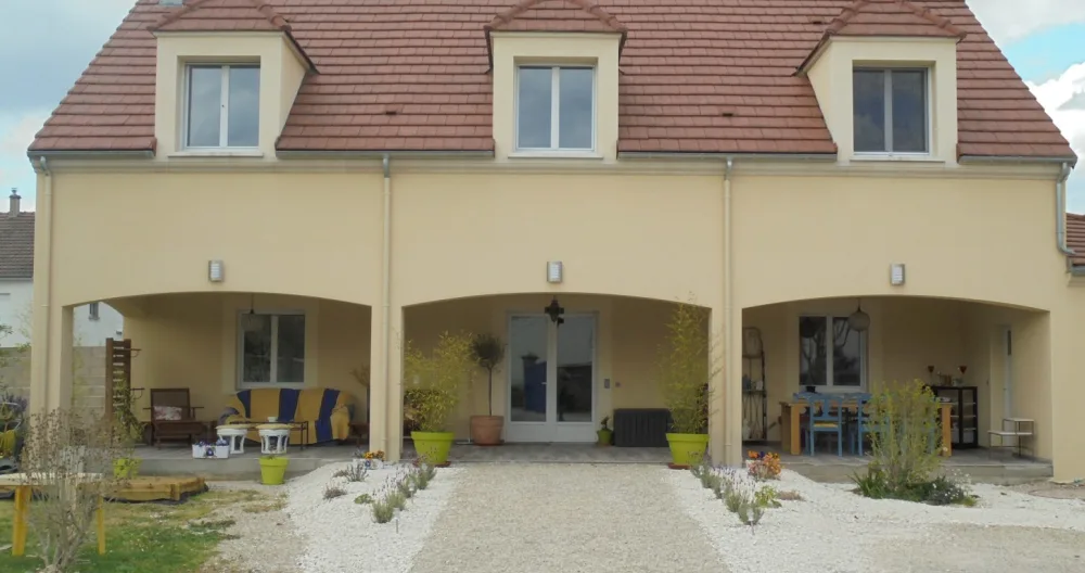 Jolie maison dans village calme au bord de l'Yonne - Picture 1