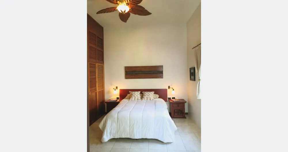 Sergios Inserat auf misterb&b - Quiet, private, cool, with own bathroom, Netflix, high speed internet 
