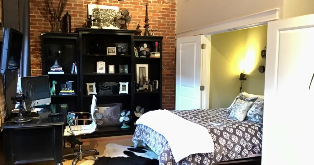Privatzimmer in der Innenstadt in einer renovierten Aufzugsfabrik in Nulu - Foto 1