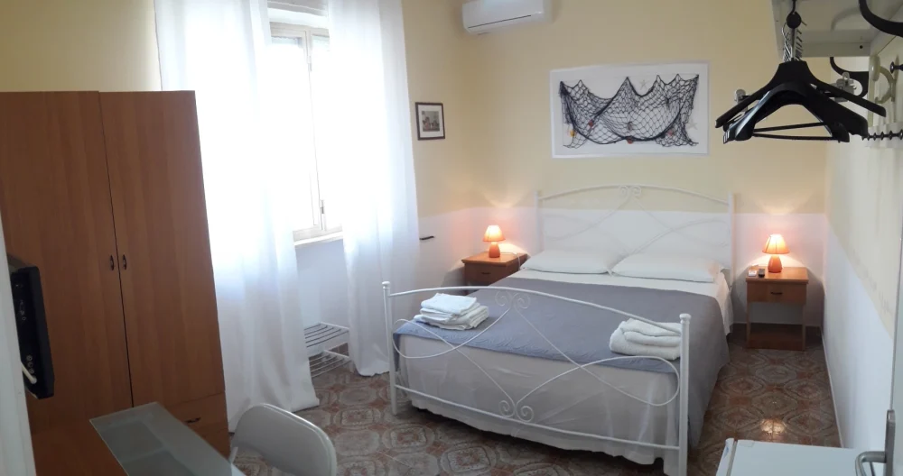 Studio apartment with kitchenettes.ROOMS, SOUTH OF GALLIPOLI ALL THE COMFORT - Picture 2
