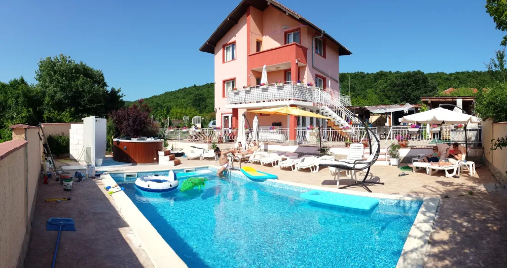 Villa gay à vêtements facultatifs avec piscine, jacuzzi, bar et musique - Photo 1