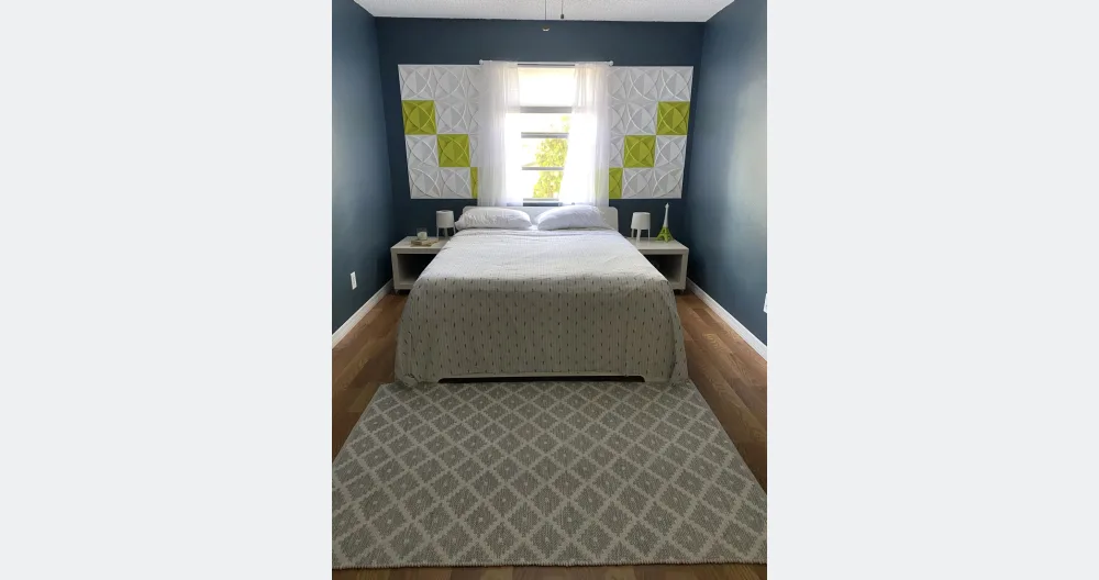 Newly renovated and very clean room. - Picture 1