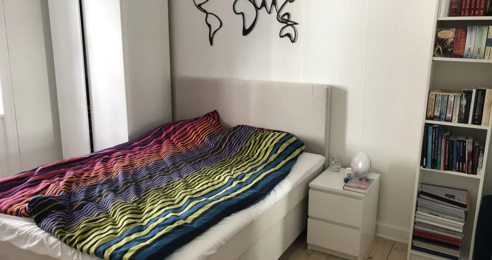 Bella stanza grande in una zona accogliente e tranquilla a 4 minuti dal centro città - Foto 1