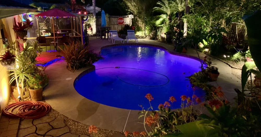 Clothing Optional - CrowAsis Citrus Room- pool & hot tub - Queen Bed - Picture 1