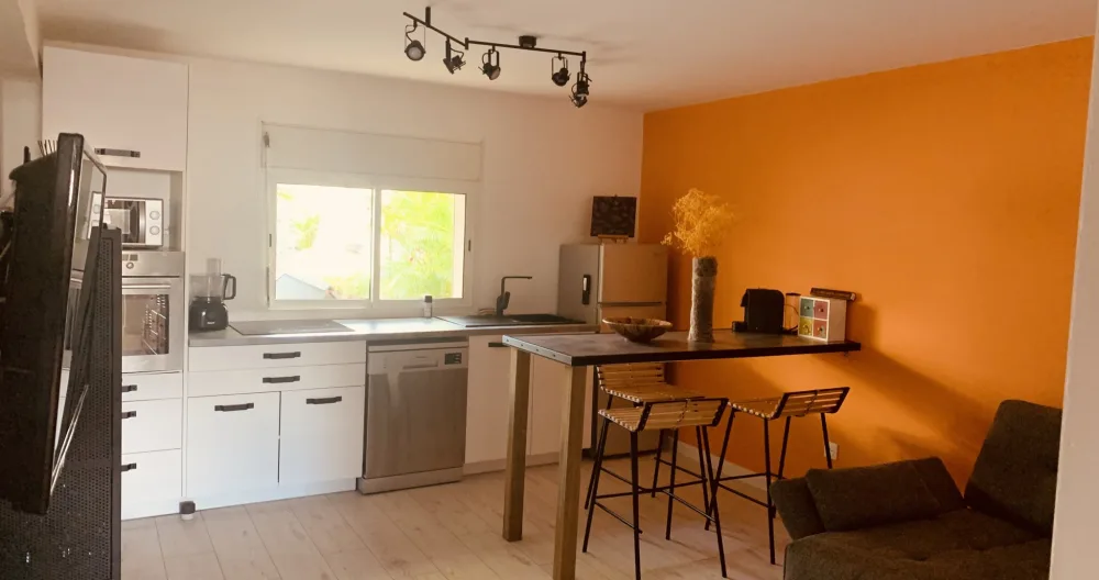 DOMINJOD T1 avec terrasse et jardinet - Photo 2