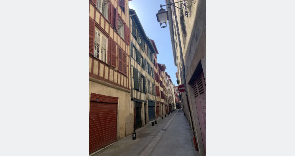 Très bel appartement au cœur historique de Bayonne - Photo 1