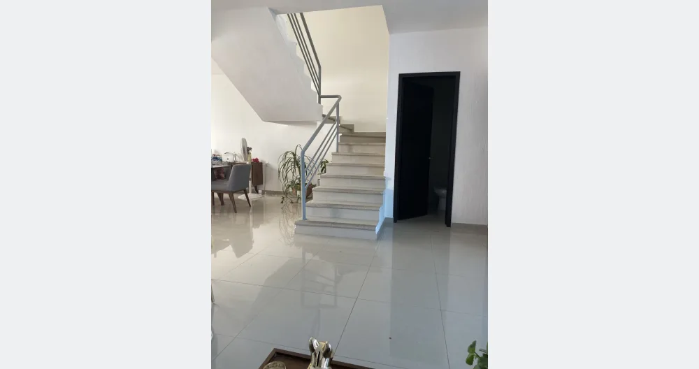 Private room in a house to share - Picture 2