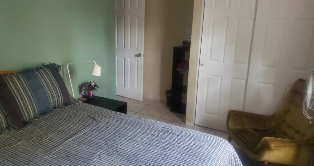 Camera da letto privata vicino a Ybor e allo stadio Raymond James - Foto 1