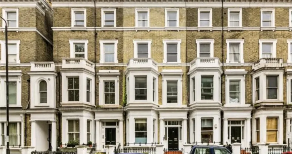 Frax's listing on misterb&b - Building , apartment is in the first floor