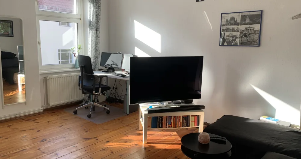 Sunny flat in Berlin-Wedding at the U8 (15 mins to Alex / center) - Picture 1