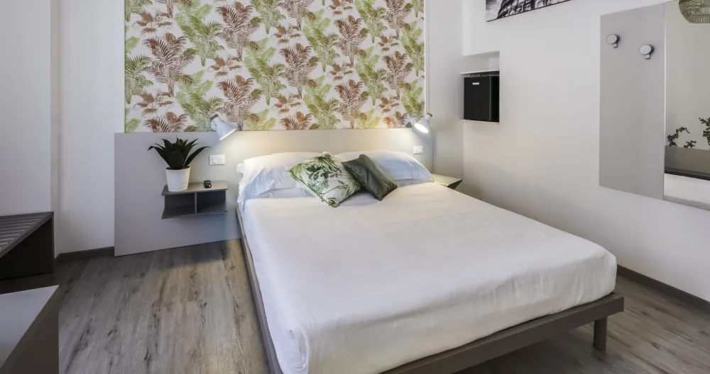Quarto duplo moderno no bairro histórico, junto à estação central - Foto 1