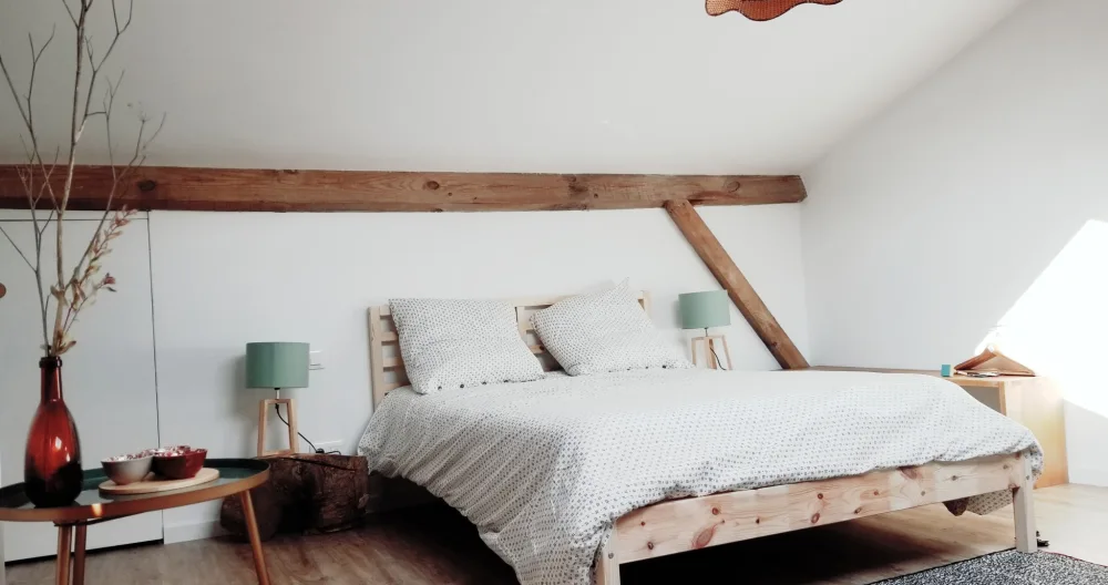 Large bedroom in the attic in a beautiful Landes house - Picture 2